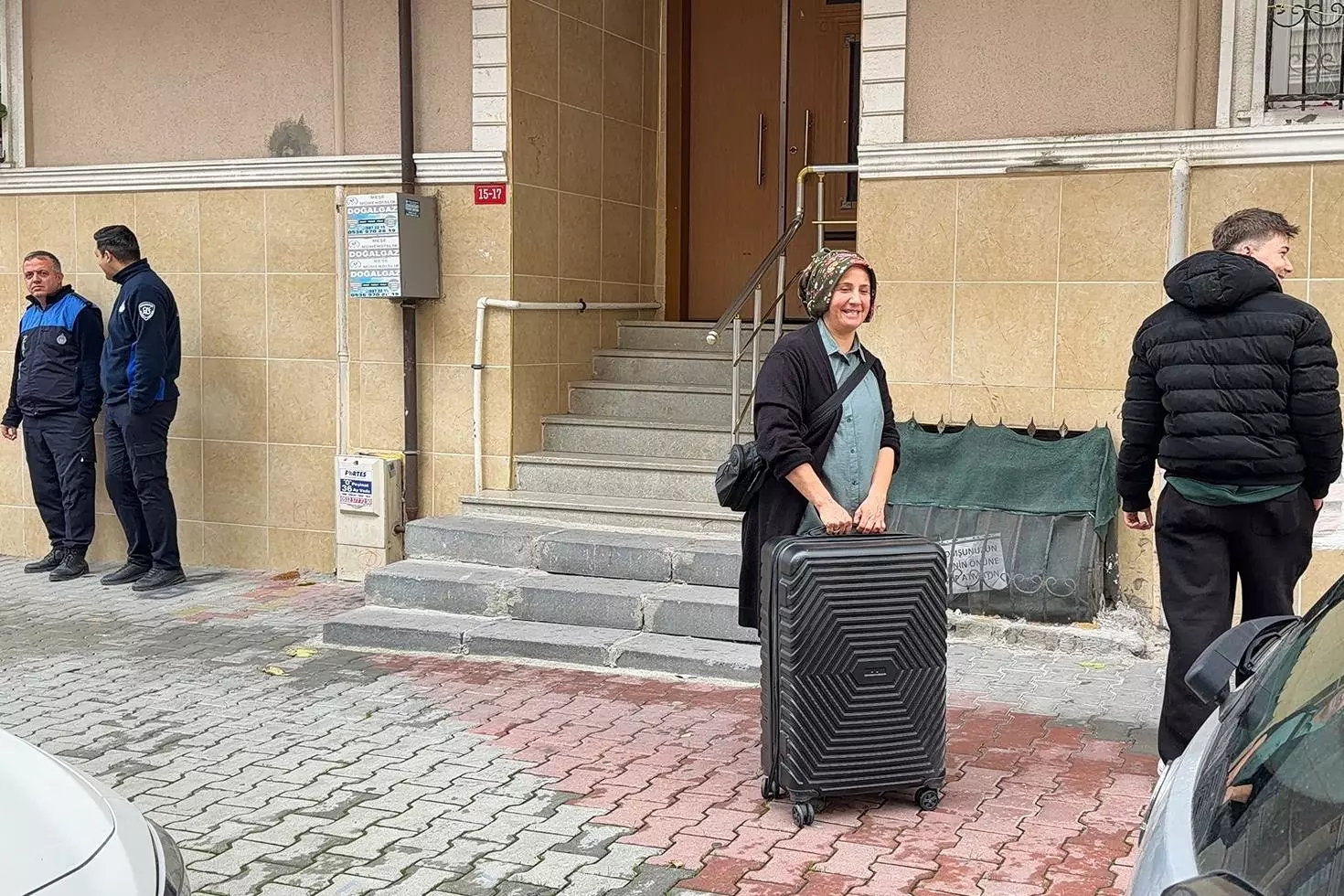 Arnavutköy’de istinat duvarı ööktü, İki bina tahliye edildi