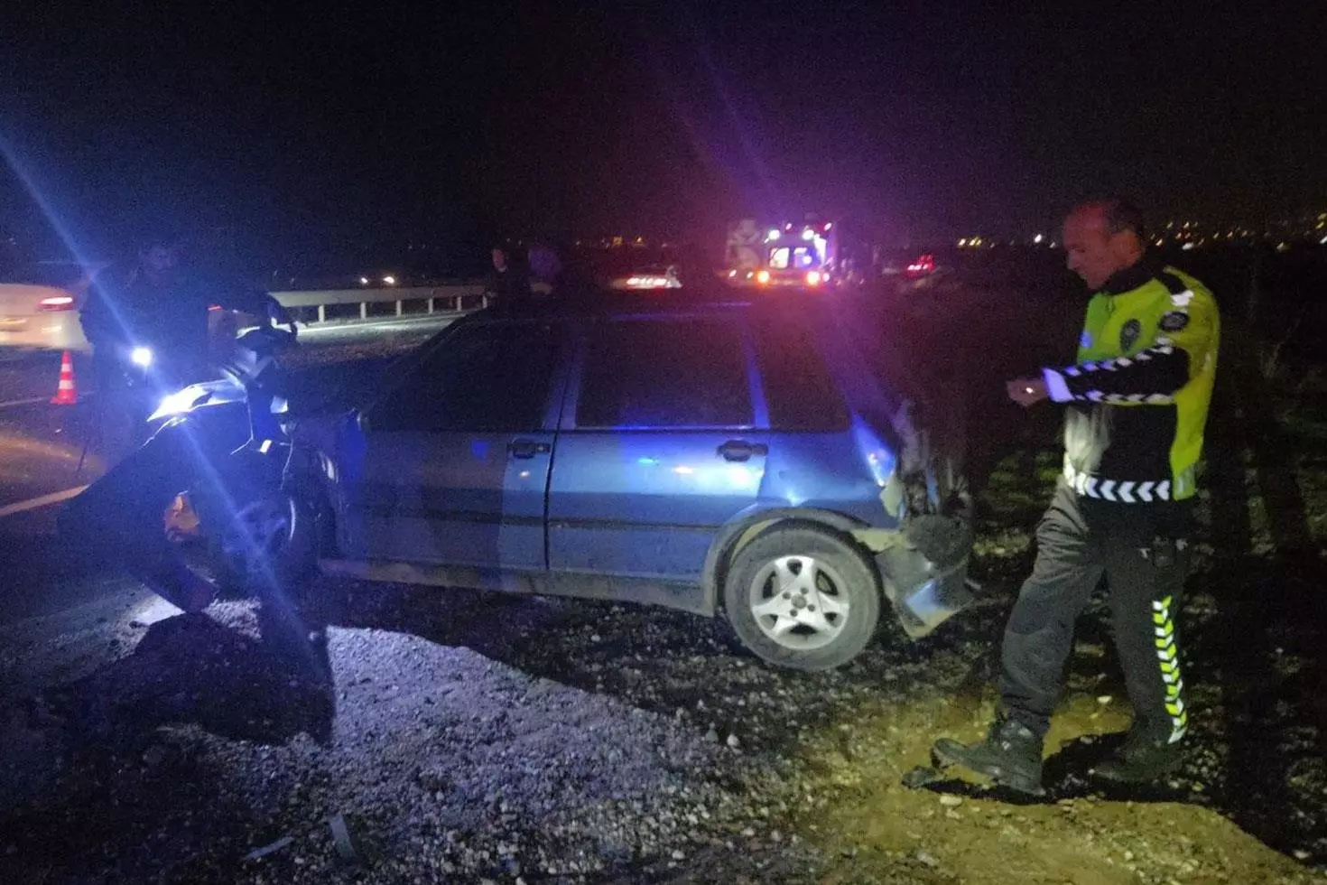 Otomobilin Kendiliğinden Hareketi Otobüsle Çarpıştırdı