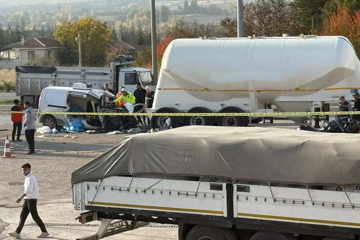 Ankara’da kahreden kaza Otomobil hurdaya döndü, 3 kişilik aile yok oldu