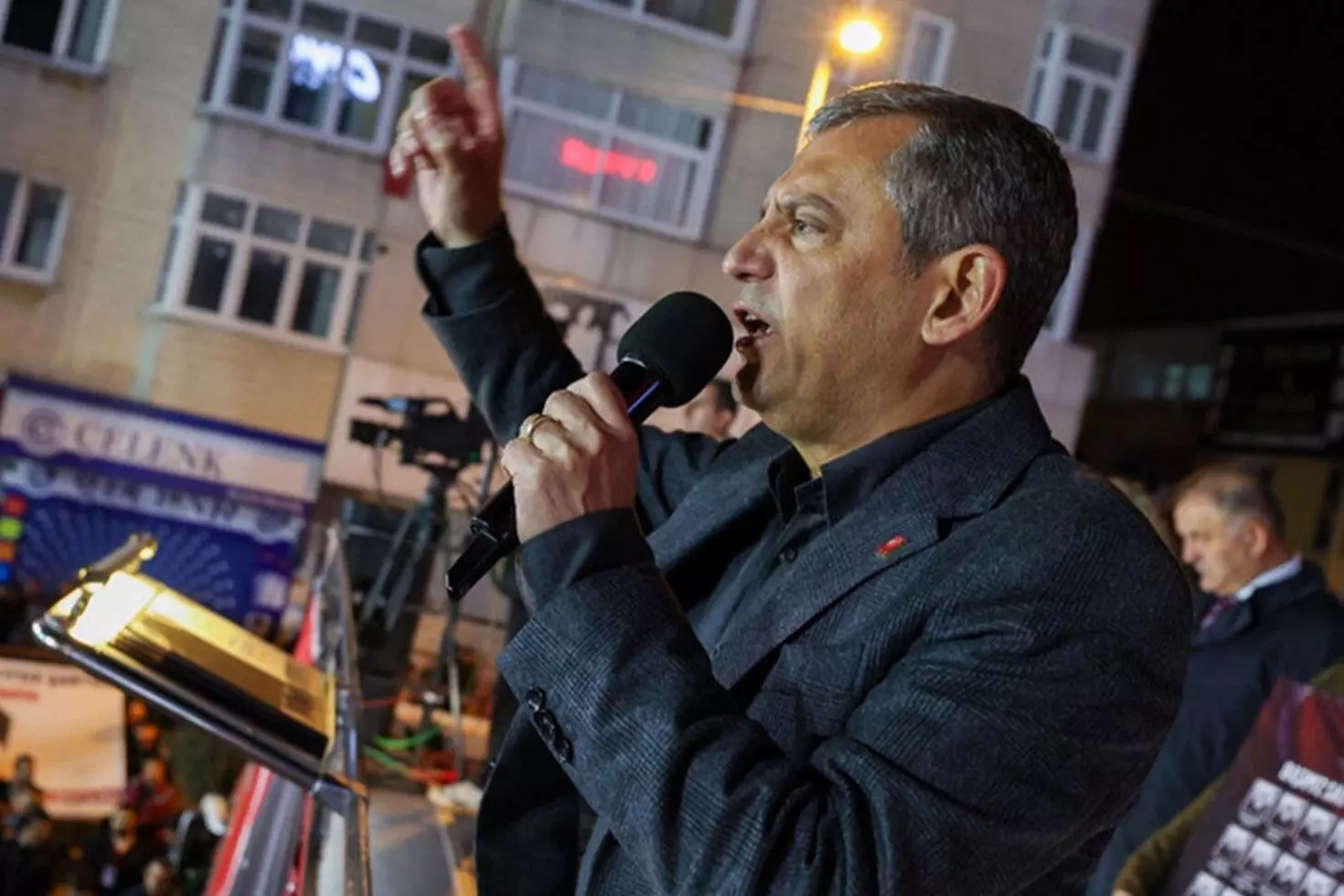 CHP lideri Özel: İddianame boş değildir, bomboştur