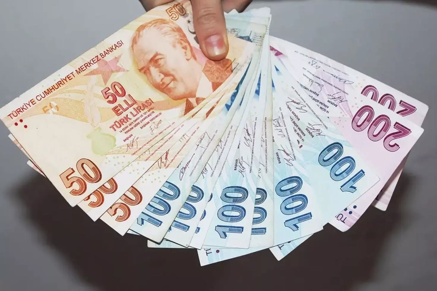 Asgari ücret vatandaşa soruldu İşte mutabık kalınan rakam