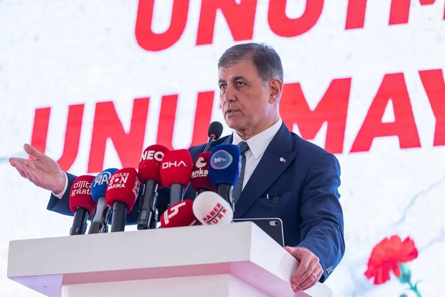 Cemil Tugay umreye gitti, CHP yönetimi sonradan öğrendi