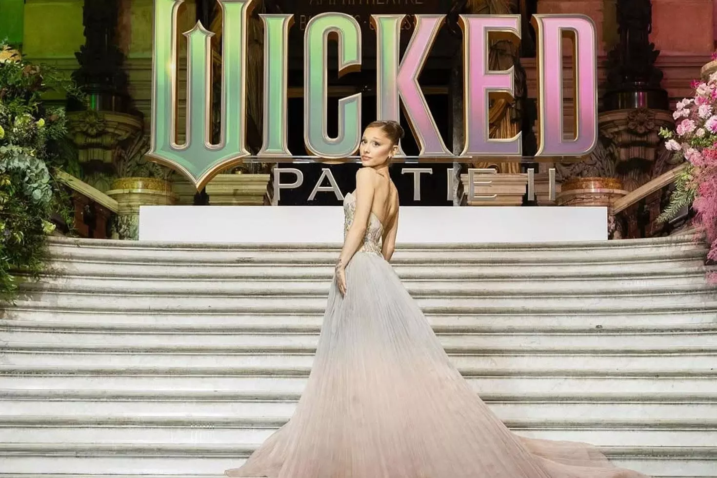 Ünlü yıldıza Singapur’da hayran saldırısı, ’En nefret edilen trol’ başrolde