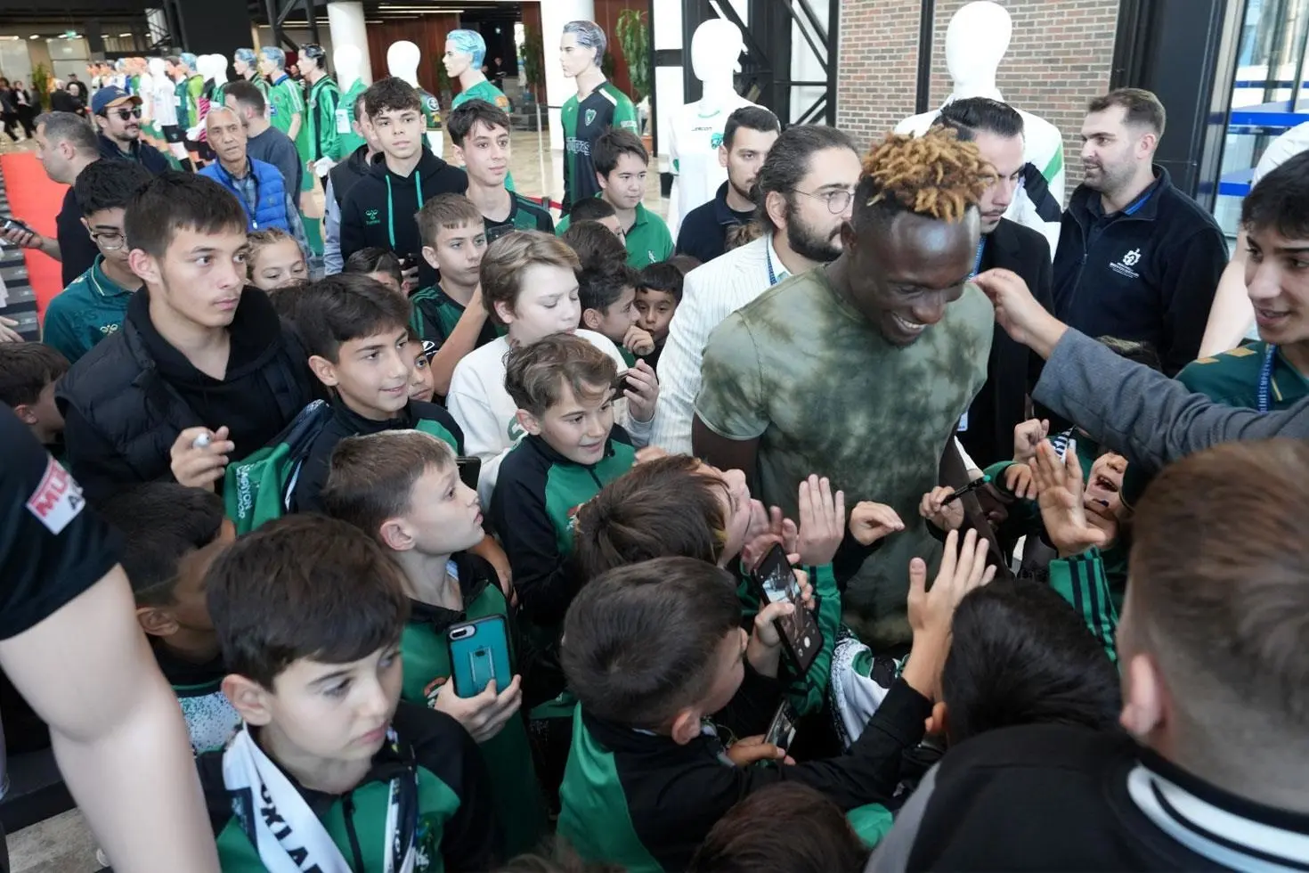 Galatasaray’a da gol atan Agyei’ye sevgi seli