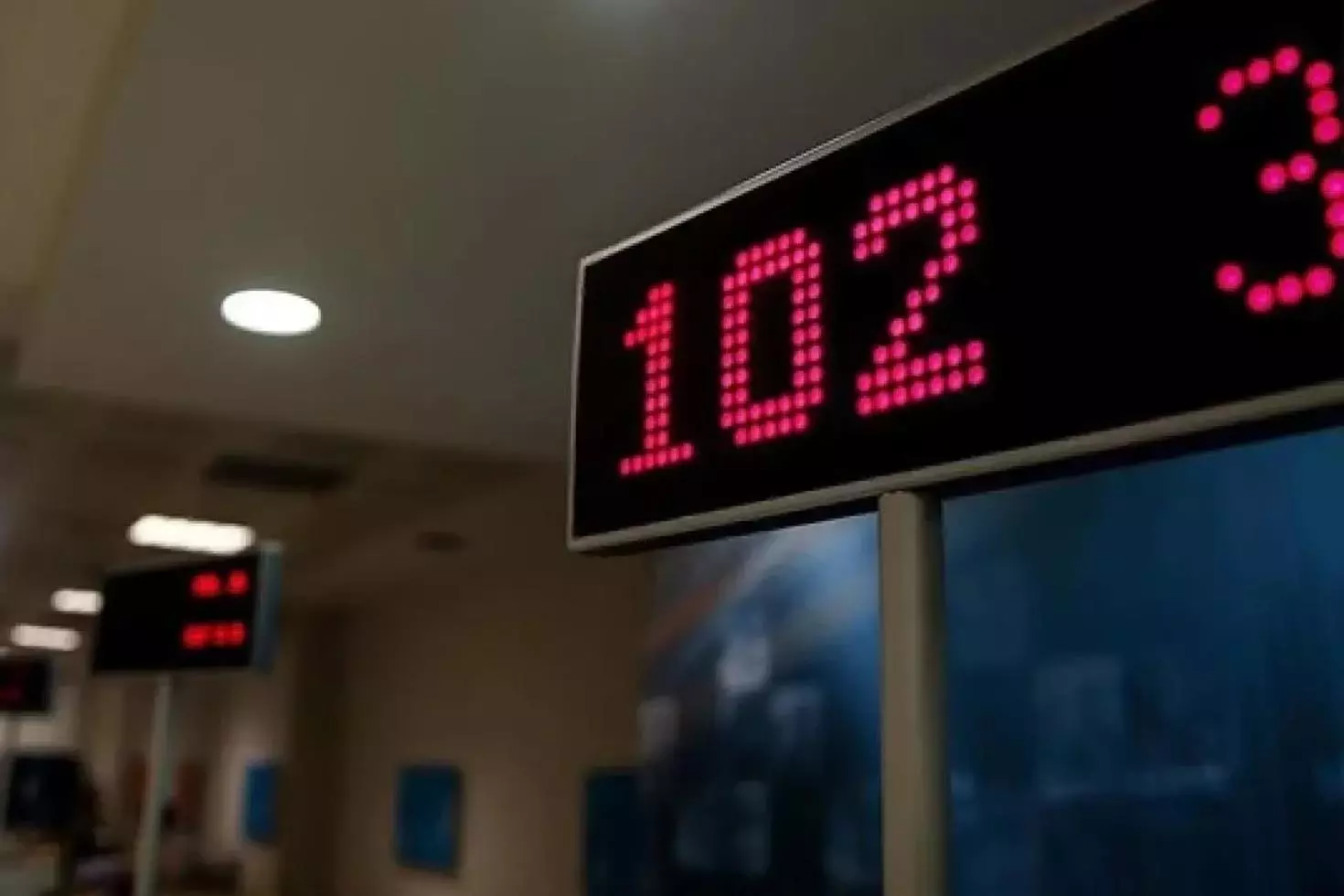 Kamu bankasında skandal Emekli müdür yardımcısı vatandaşların hesaplarını boşalttı iddiası