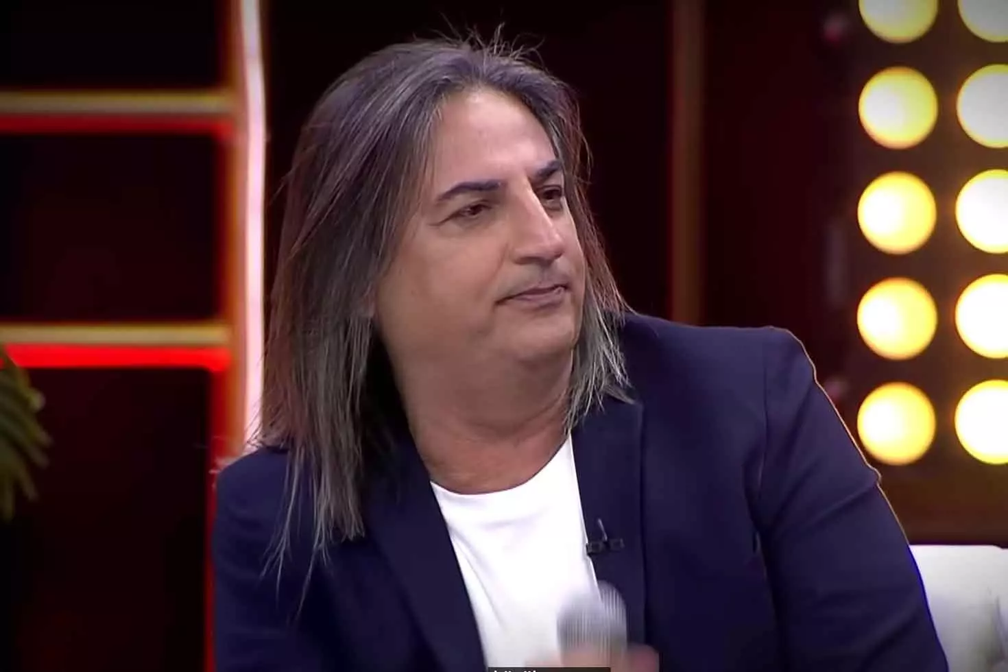 Sahnede talihsiz kaza: Çelik’in düştüğü anlar kameraya yansıdı