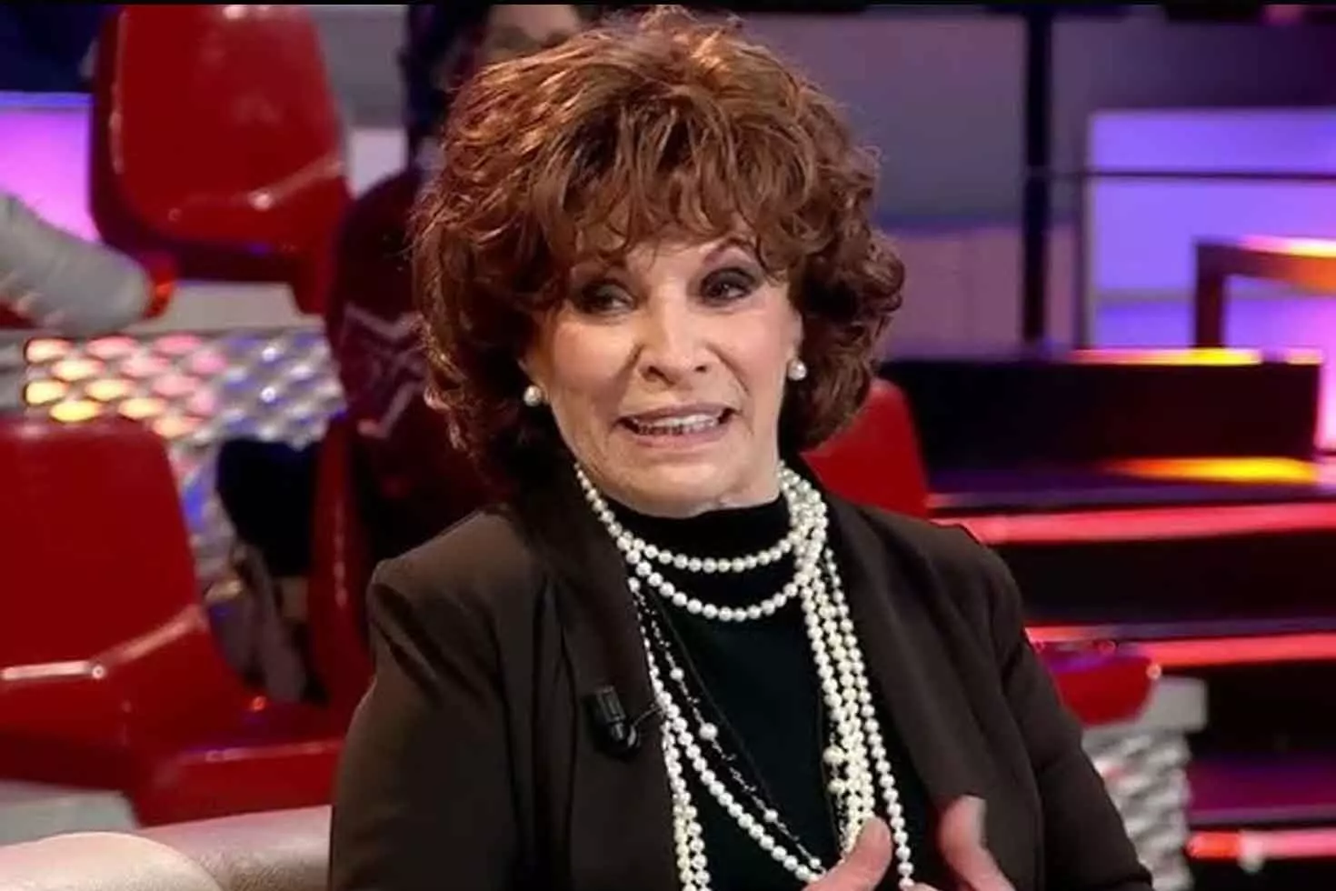 Ünlü şarkıcı Encarnita Polo huzurevinde şüpheli şekilde hayatını kaybetti