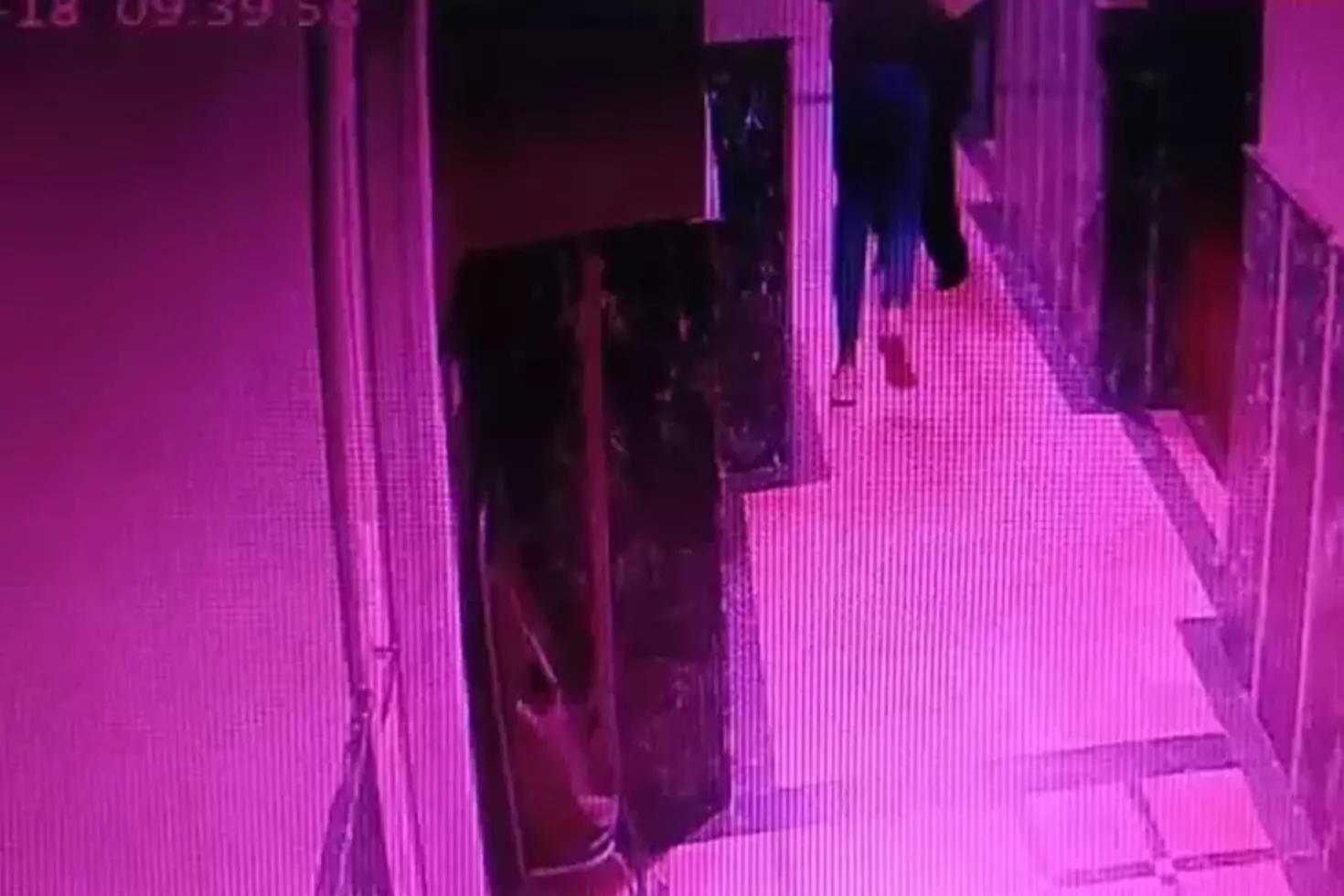 Pendik’te eşini bıçakla öldürüp intihar etti binaya girişleri kamerada