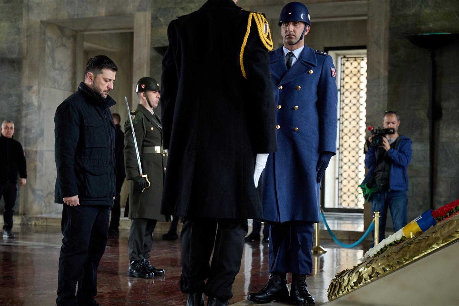 Zelenskiy Ankara’da İlk durağı Anıtkabir oldu