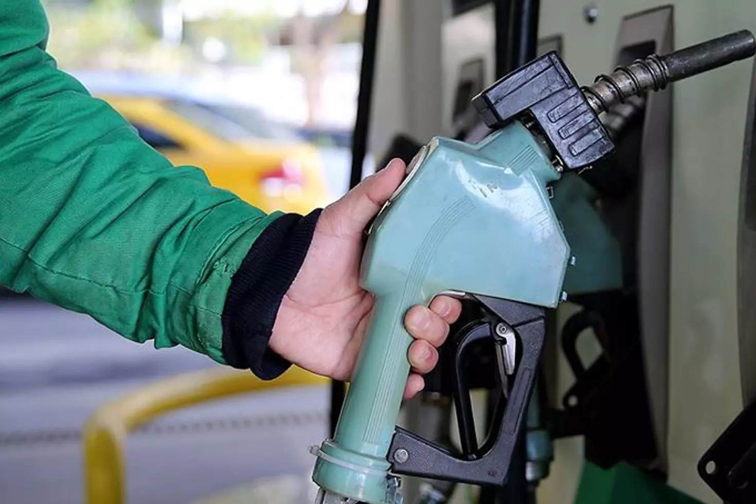 Akaryakıta anahtar bıraktıracak zam pompaya yansıdı Litre fiyatı 60 lirayı aştı