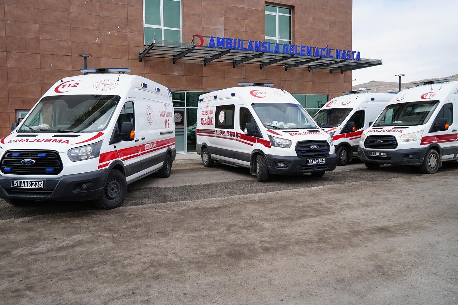 İki şehir, onlarca mağdur Hepsi gıda zehirlenmesi şüphesiyle hastanelik oldu