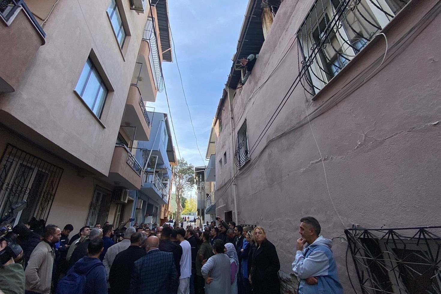 Tüm mahalle sokağa döküldü: Onat Tüneli çalışmaları nedeniyle tahliye arbede çıktı