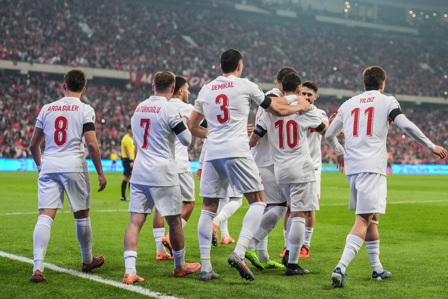 Milli yıldızımıza 100 milyon euroluk dev teklif Türk futbol tarihinde bir ilk olabilir