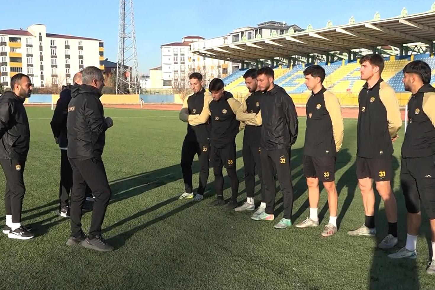 Zirveye oynuyorlardı 17 futbolcusu ceza aldı, takımda sadece 7 kişi kaldı