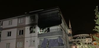 Gece yarısı korkutan patlama! Daire kısa sürede küle döndü