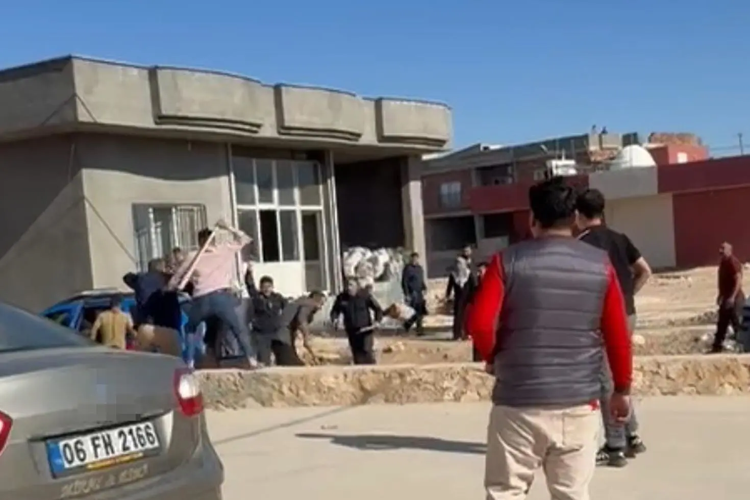 Mardin’de iki aile birbirine girdi, 6 kişi yaralandı