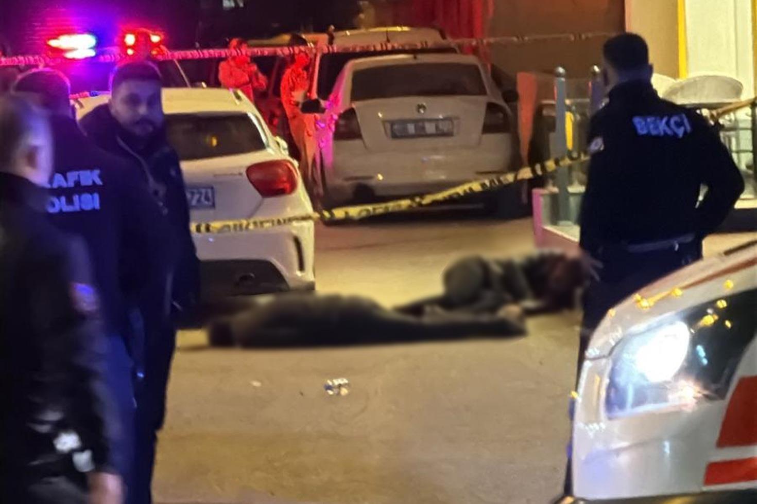 Avukat, tartıştığı baba ve oğlunu katletti