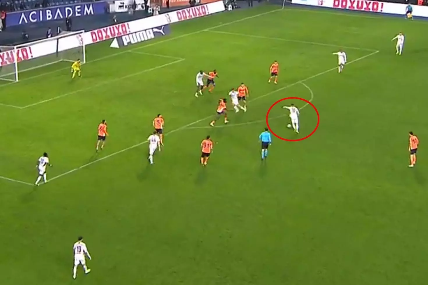 Beşiktaş taraftarını hayrete düşüren gol