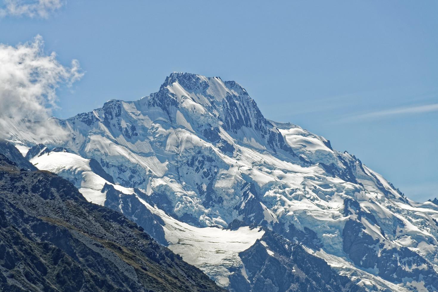 Yeni Zelanda’da Cook Dağı’nda 2 dağcı hayatını kaybetti