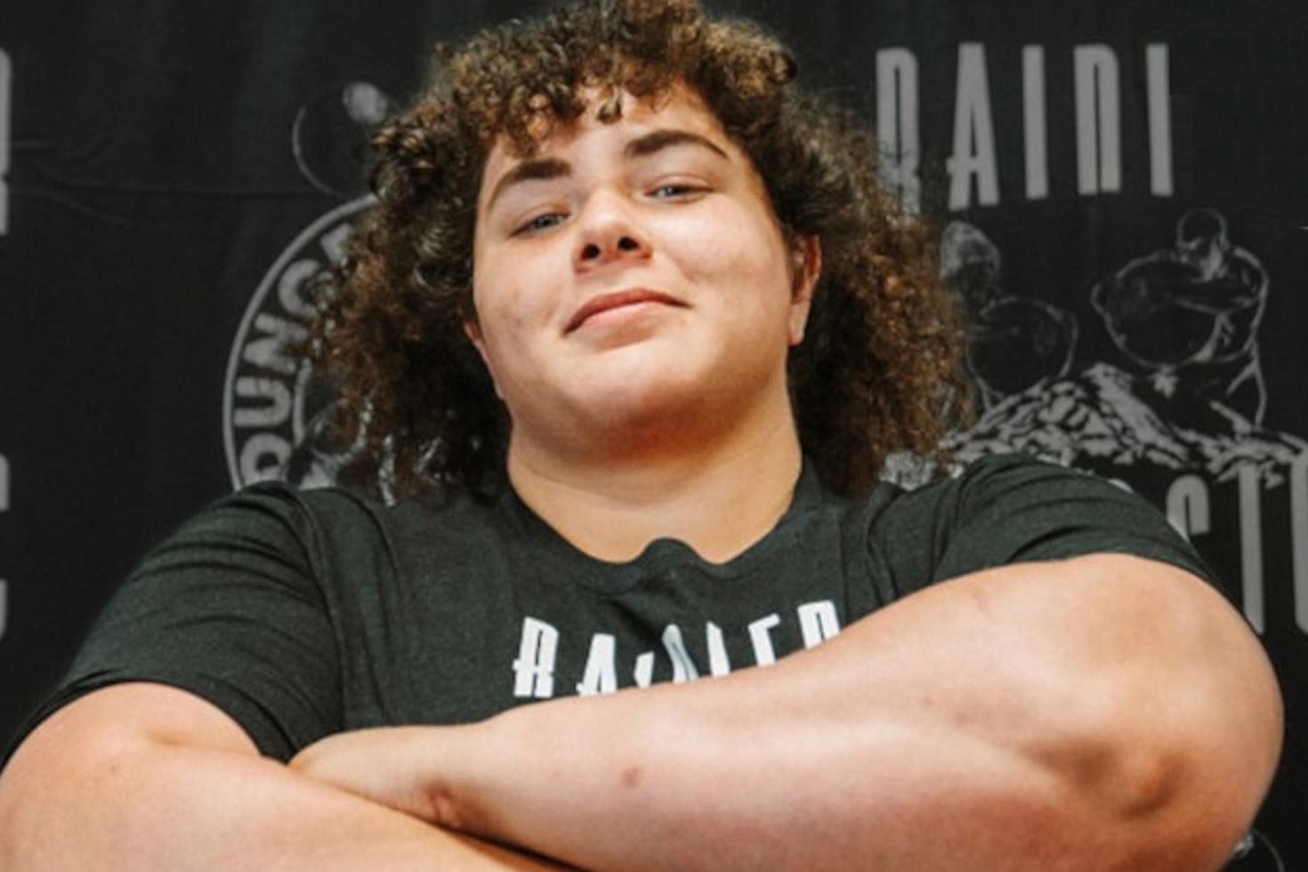 Dünyanın en güçlü kadını kadın değilmiş