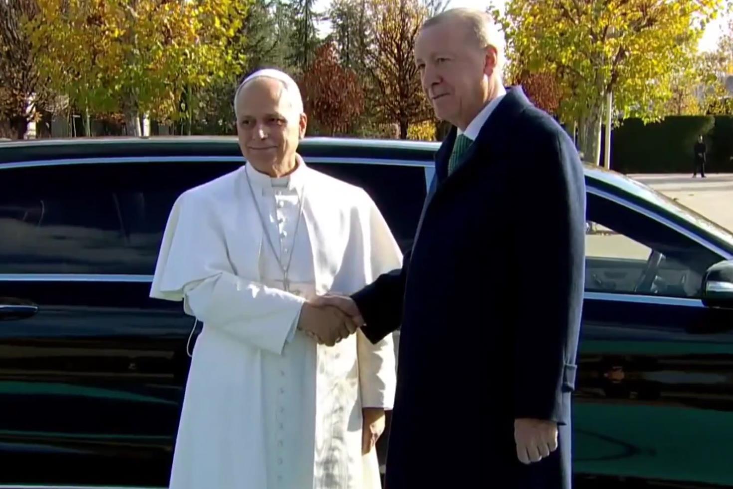 Cumhurbaşkanı Erdoğan, Papa 14. Leo’yu resmi törenle karşıladı