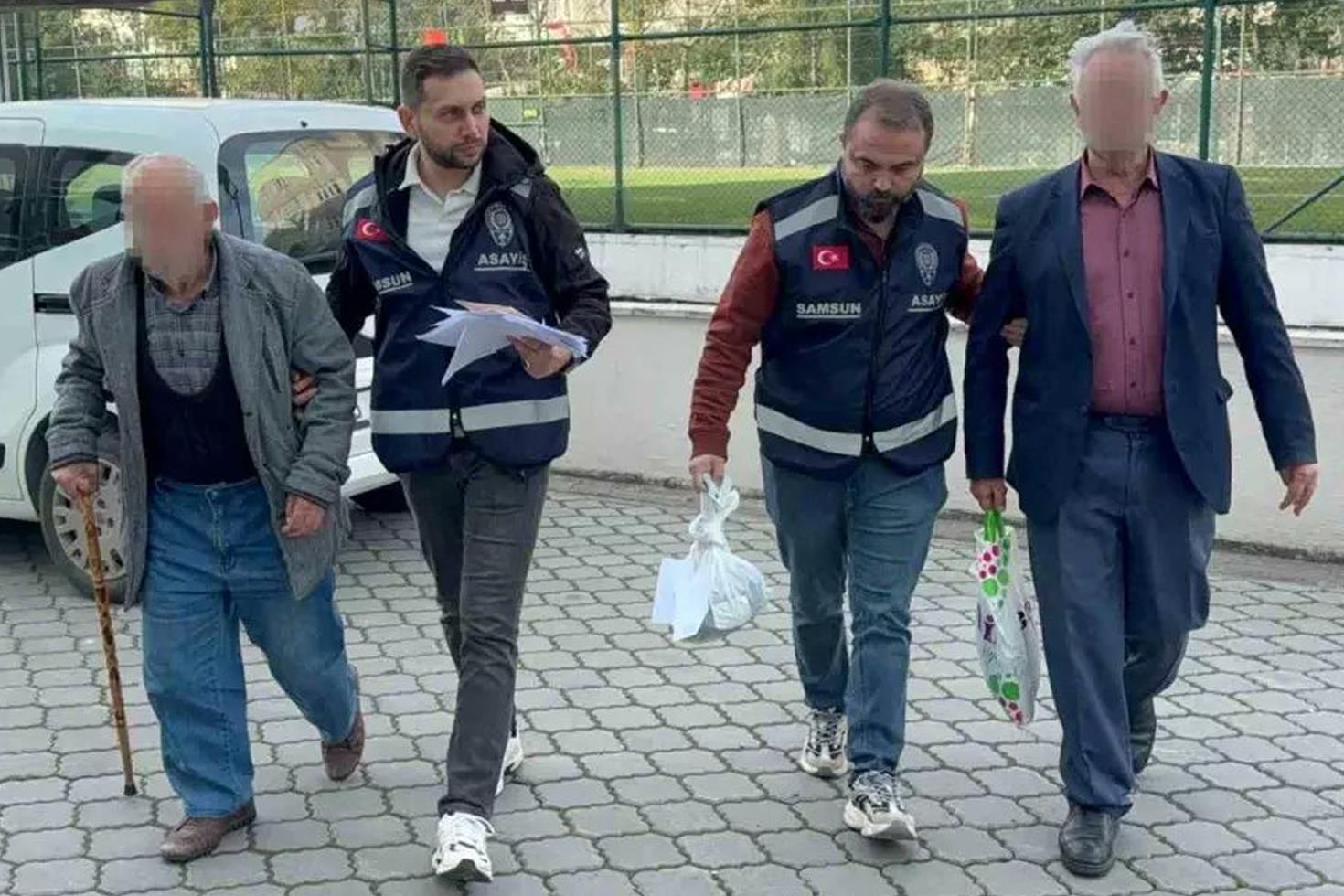 Parkta uygunsuz davranışta bulunan 2 yaşlı erkek gözaltına alındı