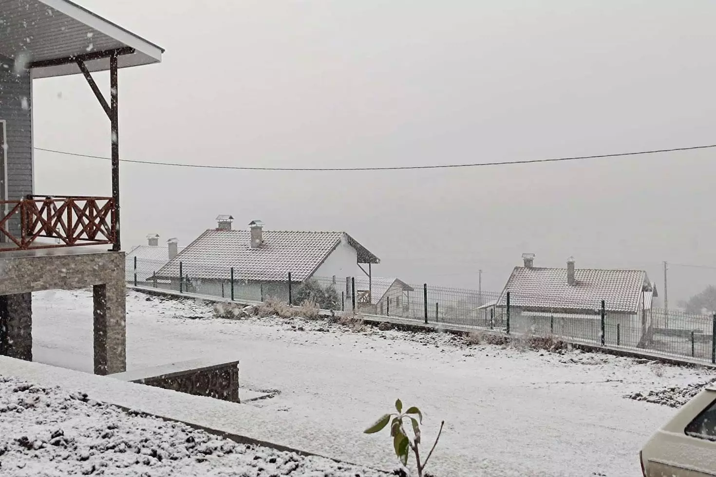 Başkente mevsimin ilk karı düştü, her yer beyaza büründü