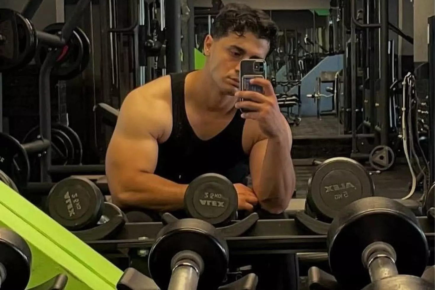 Genç sporcu evinde ölü bulundu