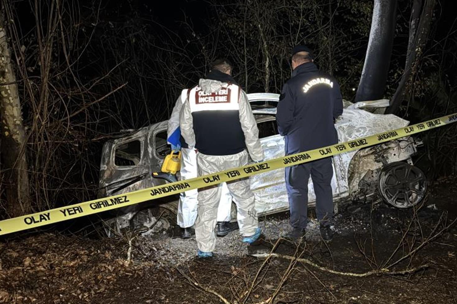 Genç sürücü araçta yanarak hayatını kaybetti