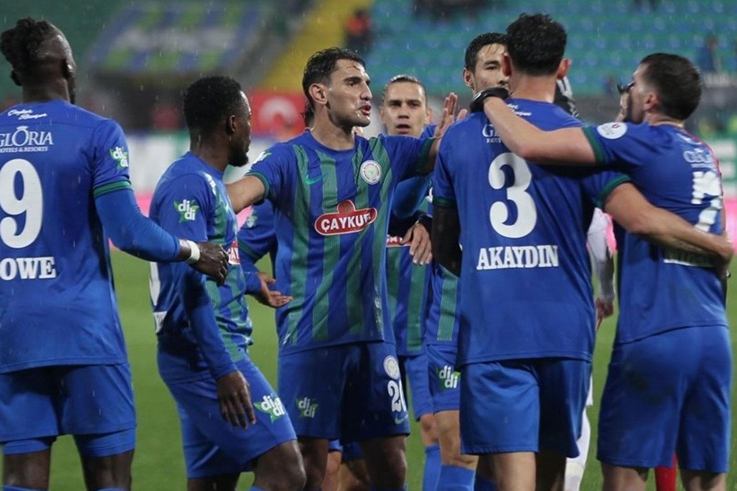 İlk 30 dakikada fişi çektiler Rize’de gol yağmuru