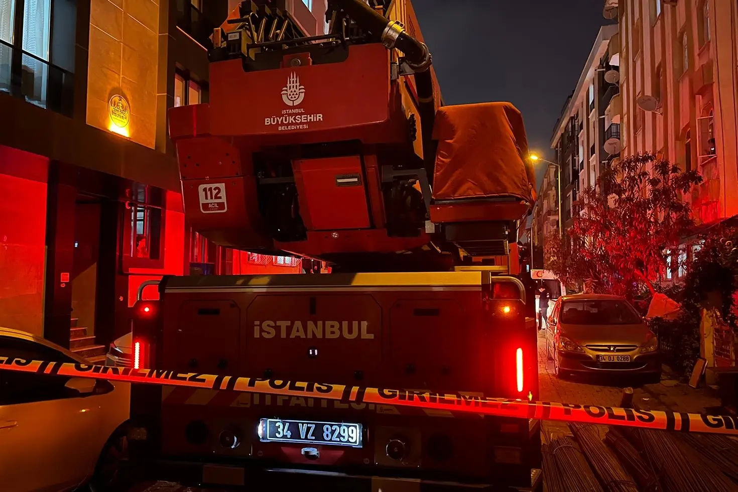 Güngören’de 6 katlı binada patlama: 2 yaralı