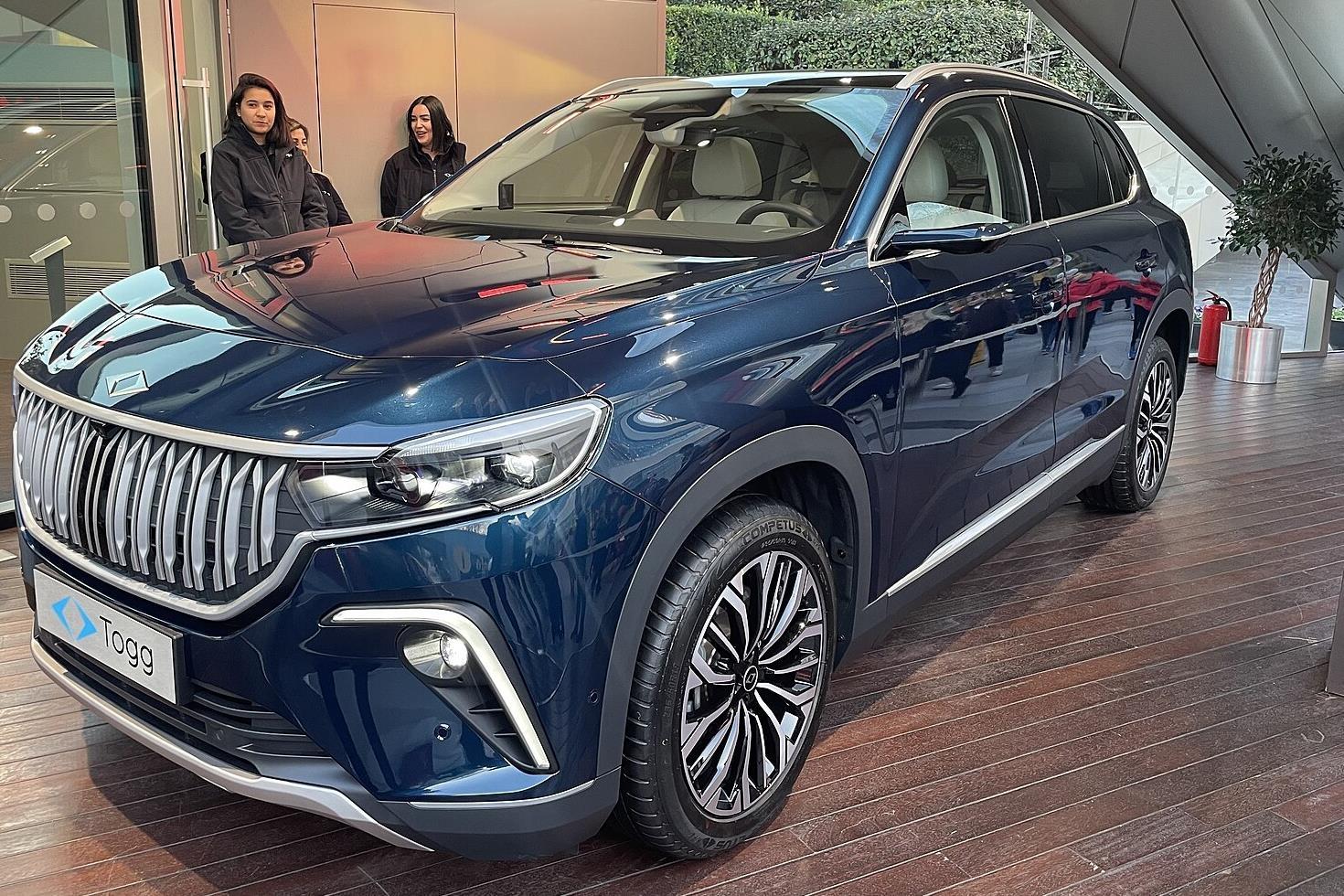 AK Parti’ye geçeceği iddia edilen CHP’li başkan, TOGG aldı