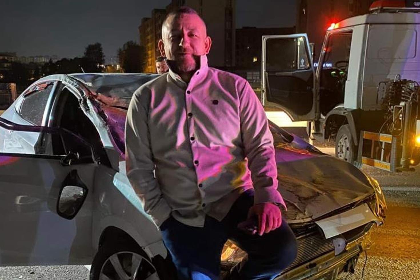 Kazadan yara almadan kurtuldu Bu pozu verdi