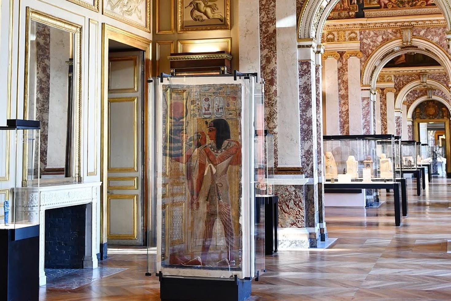 Louvre Müzesi’nde su sızıntısı: Yaklaşık 400 nadir kitap hasar gördü