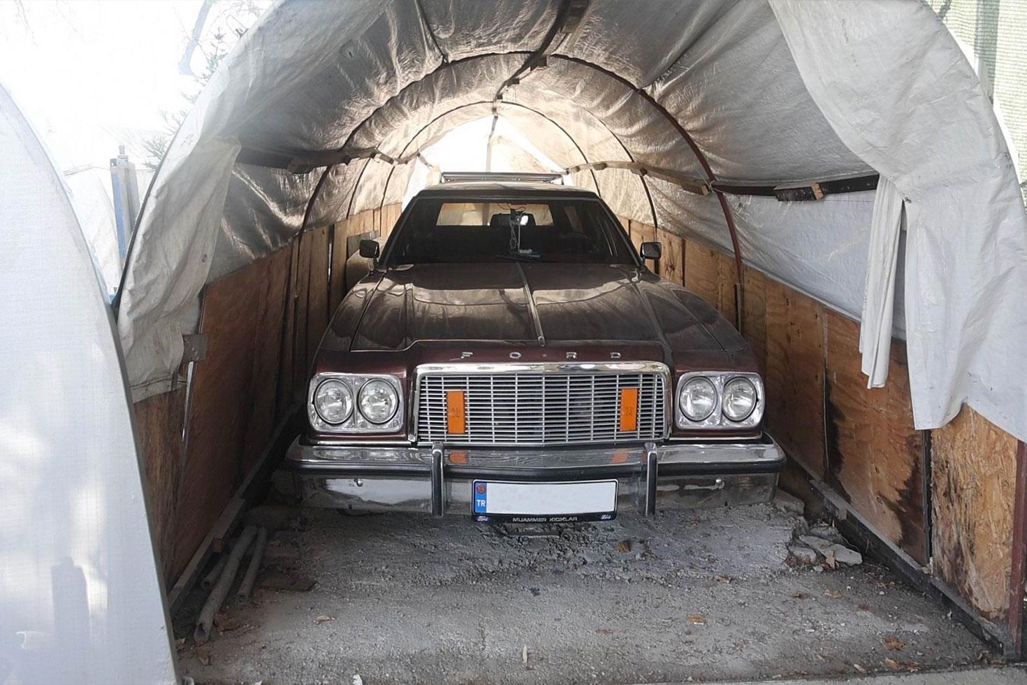 Bu serada ne sebze ne de meyve değil klasik araba yetişiyor