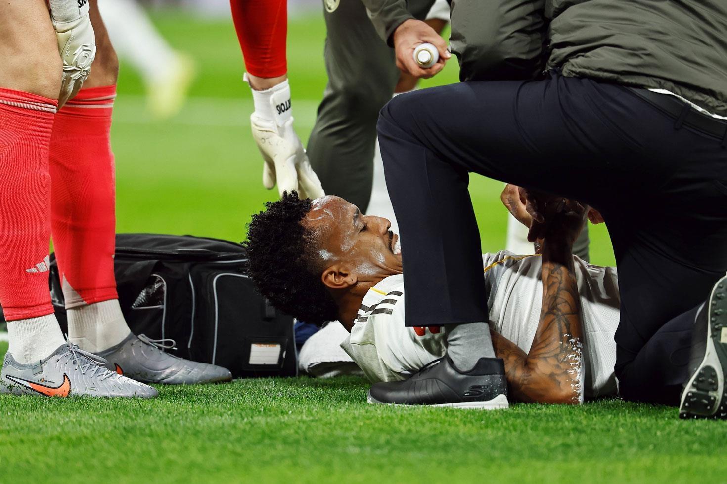 Real Madrid’de deprem Yıldız futbolcu sezonu kapattı gibi