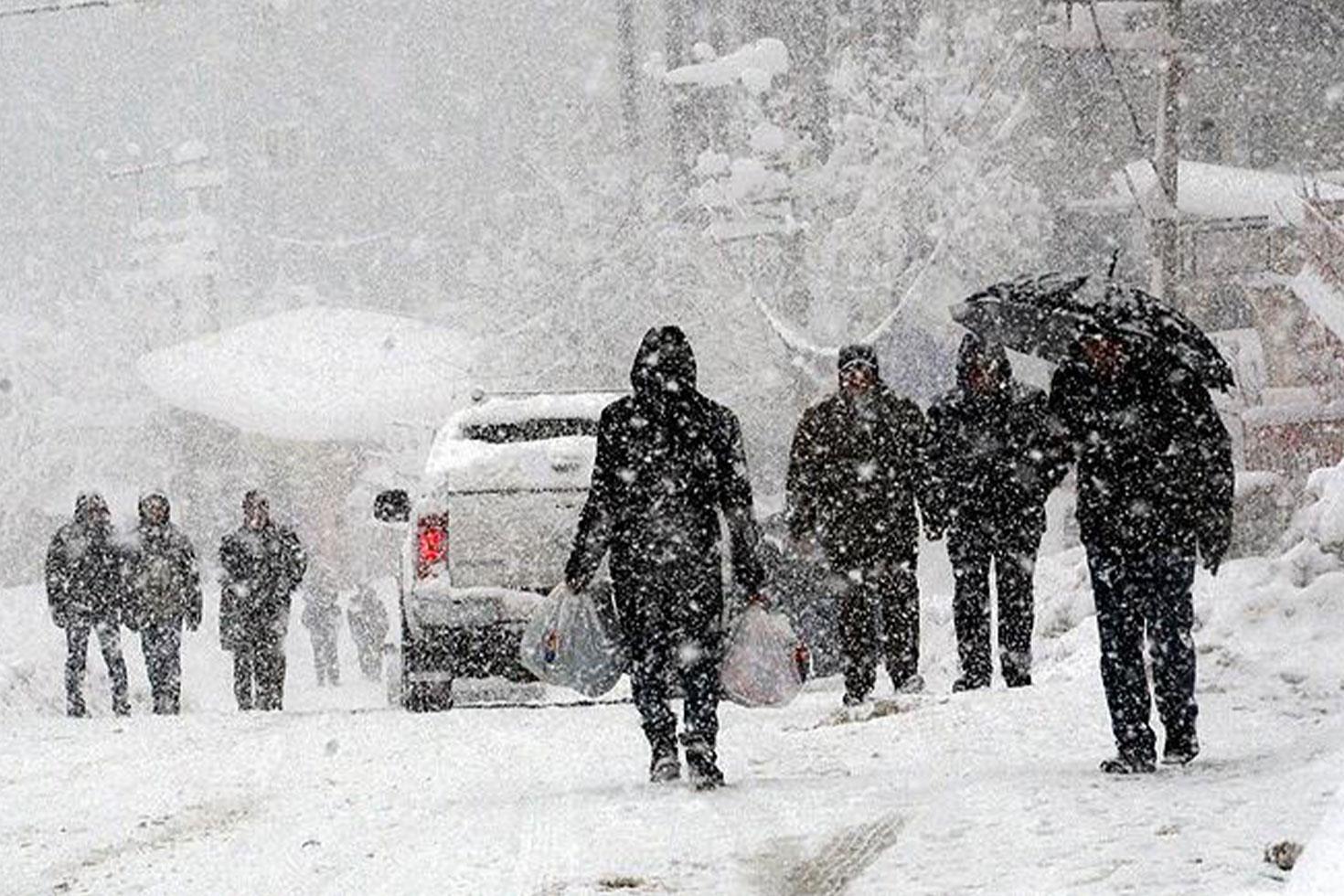 Meteoroloji illeri tek tek uyardı Kuvvetli sağanak ve kar yağışı geliyor