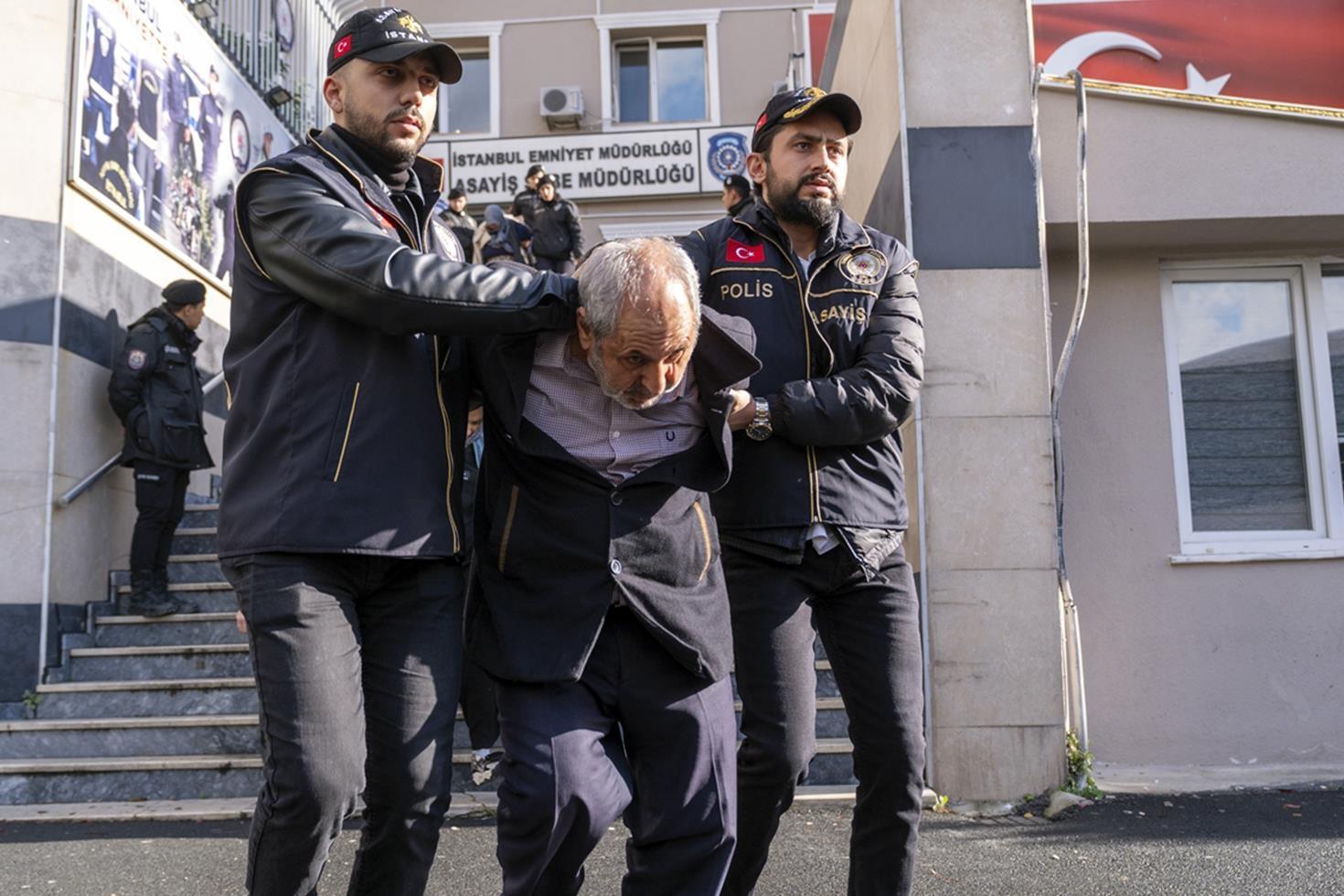 Çekmeköy’de bir polisin operasyonda şehit edilmesine ilişkin gözaltına alınan 5 şüpheli tutuklandı
