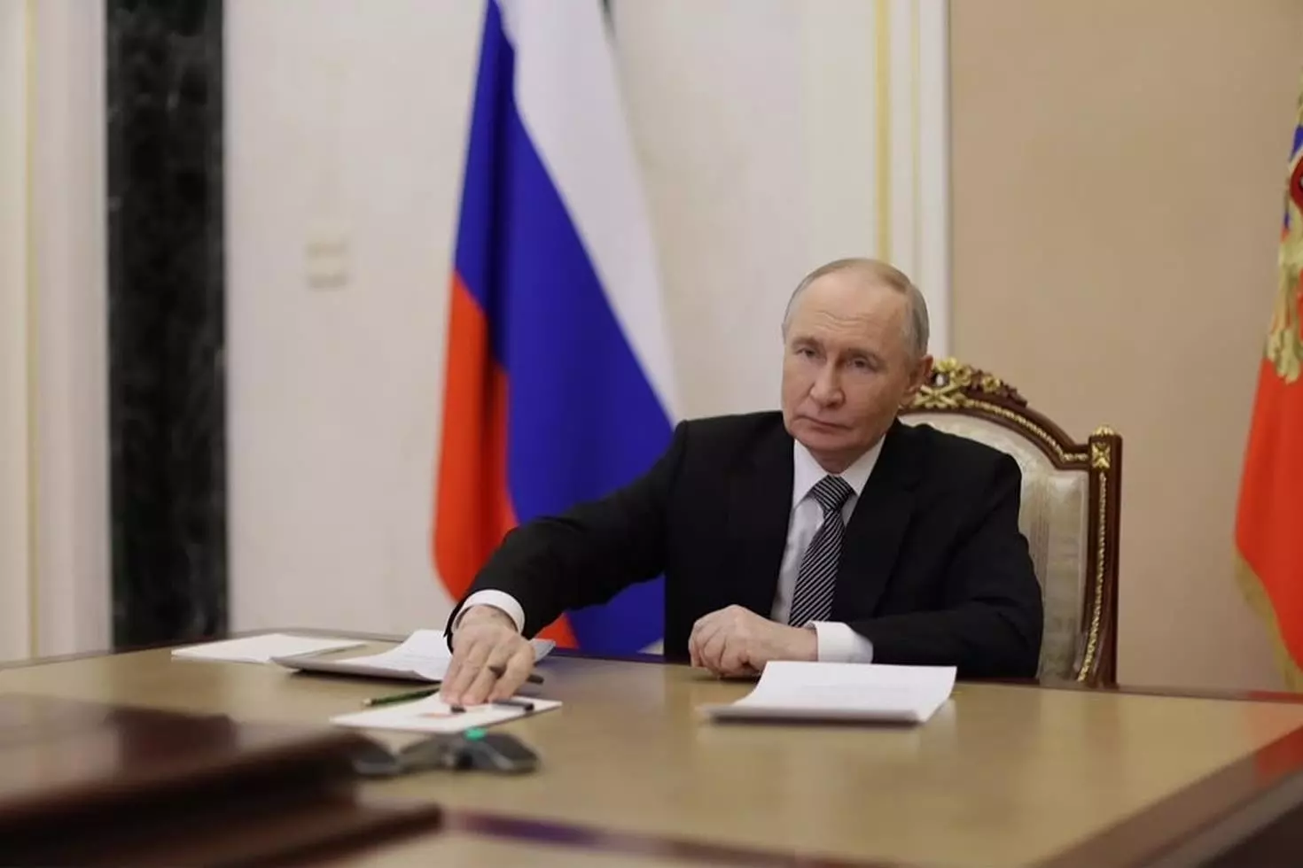 Putin’den Maduro’ya destek telefonu