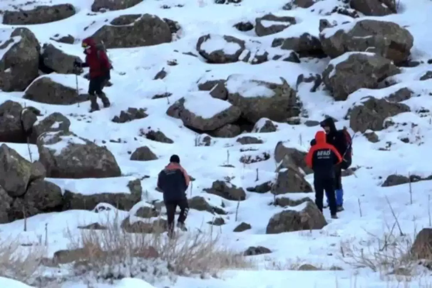 Hasan Dağı’na tırmanan 2 üniversite öğrencisi mahsur kaldı