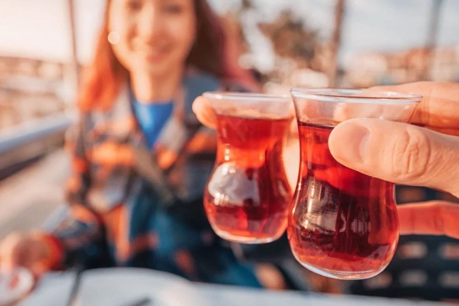 10 bin kadın 10 yıl boyunca takip edildi Çay tiryakiliği ömrü uzatıyor