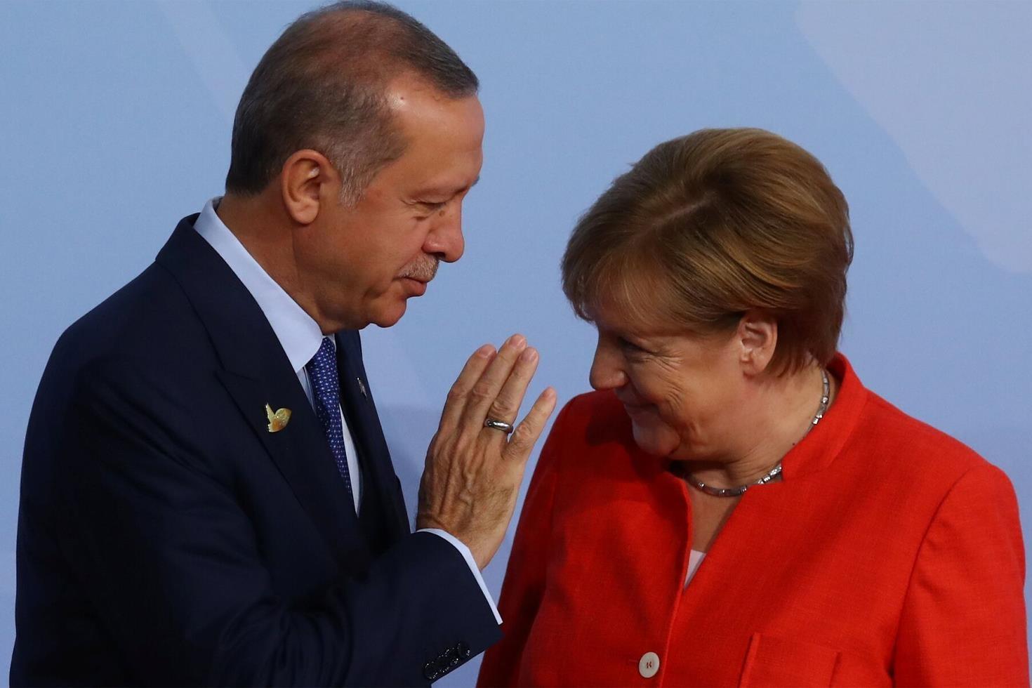 Erdoğan, Merkel’le anısını ilk kez anlattı: Şaşkın şaşkın bana bakıp gülmeye başladı
