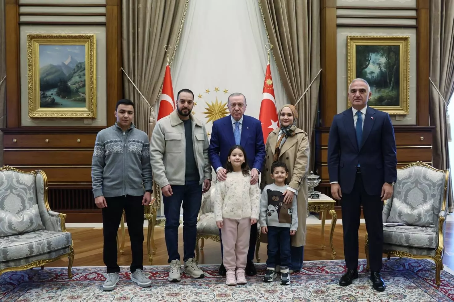 Cumhurbaşkanı Erdoğan, Gazze’de hayatını kaybeden Hind Rajab’ın ailesiyle bir araya geldi