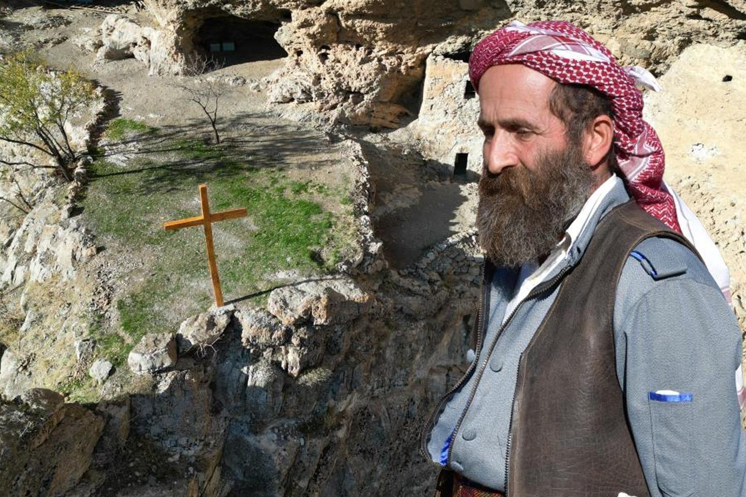 Kayaların ortasında Yüzlerce yıllık yapıya kimse ulaşamıyor