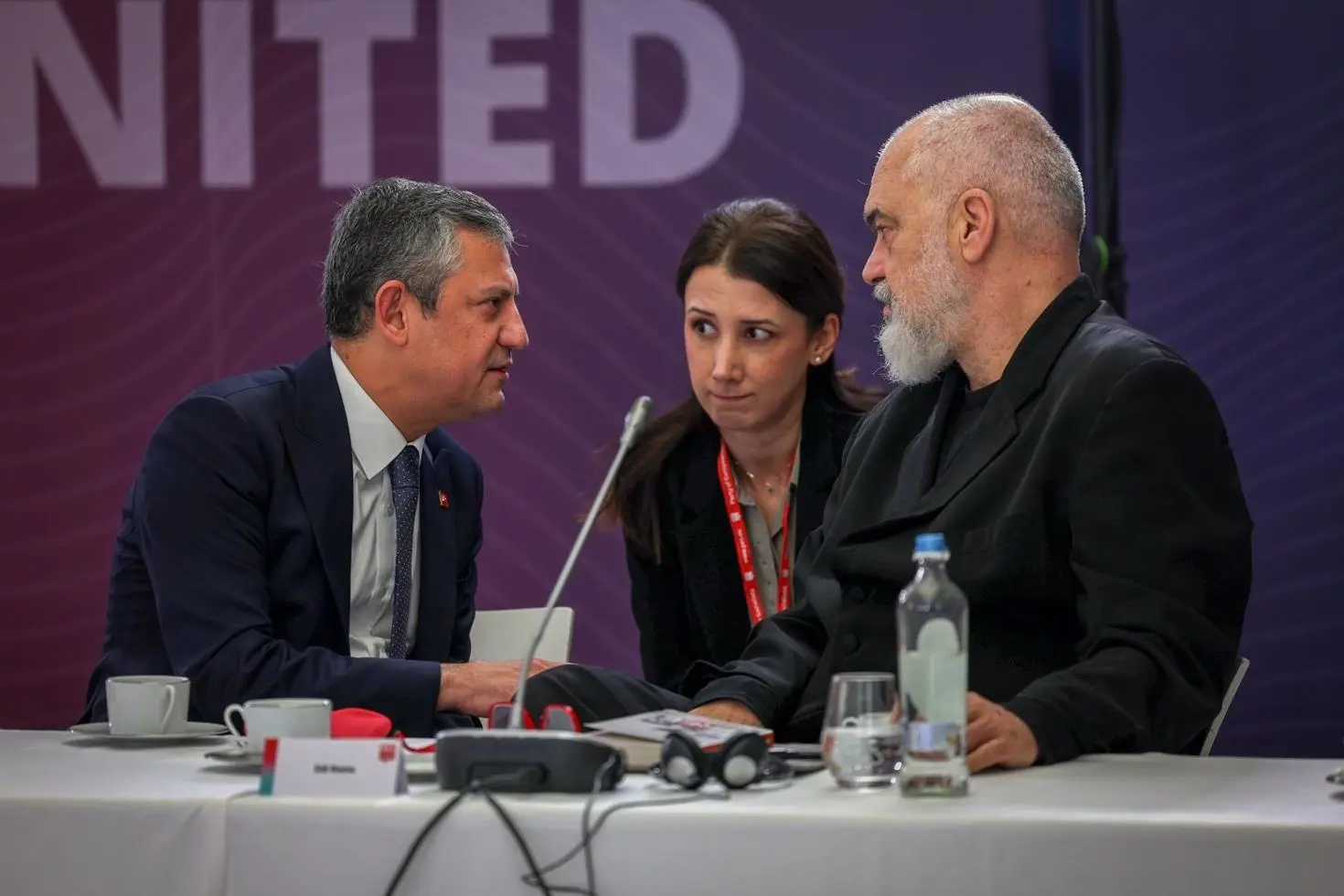 Özgür Özel Brüksel’de konuştu, AK Parti’den tepkiler peş peşe geldi