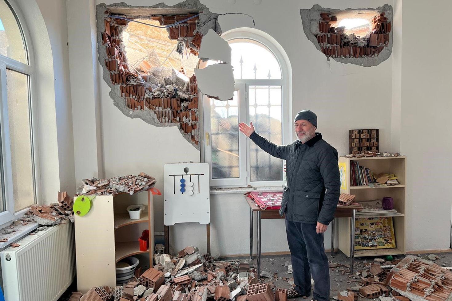 Sabah yürüyüşüne çıkan yaşlı kadın 31 öğrencinin hayatını kurtardı