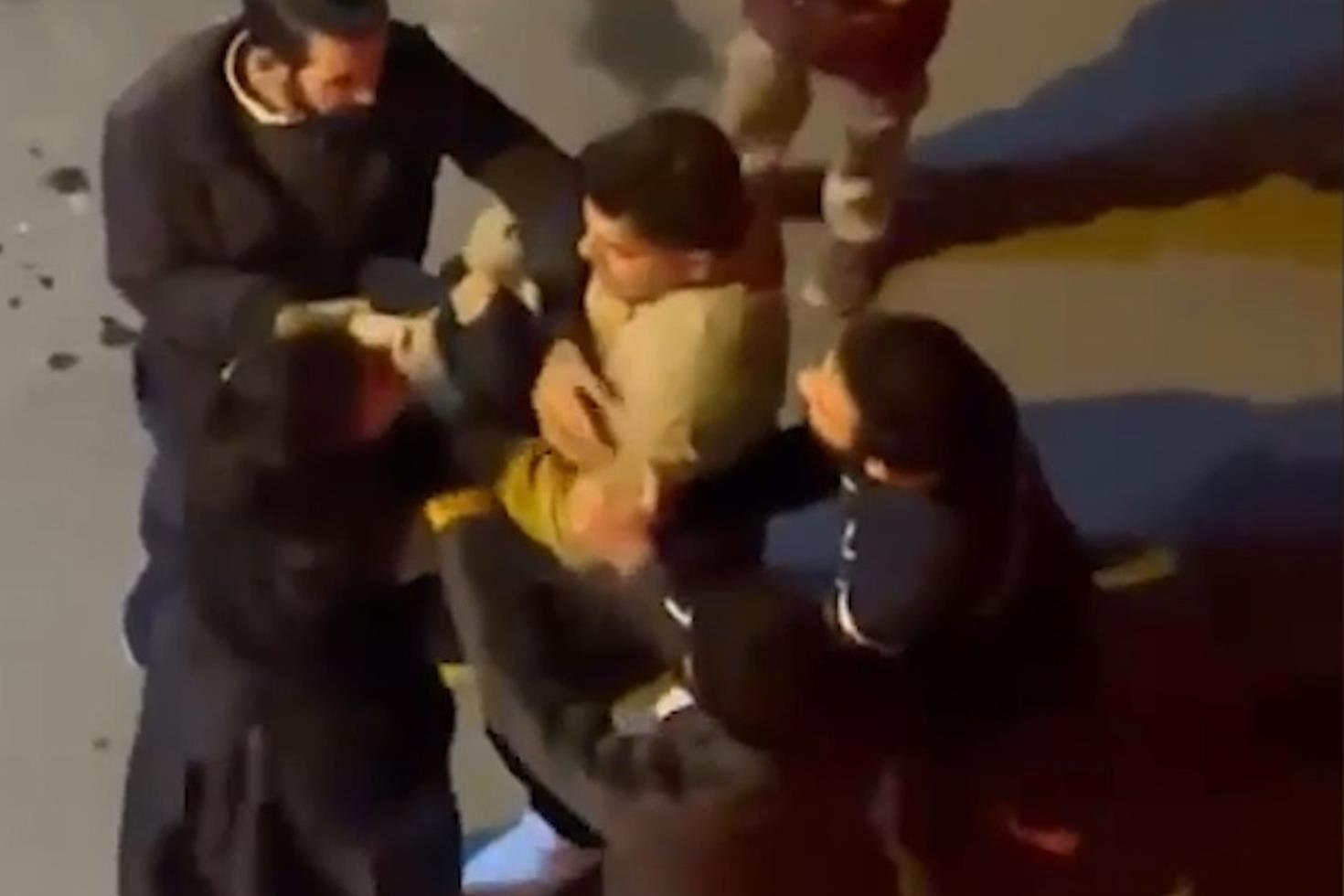 Şanlıurfa’da taksici ile kadınlar birbirine girdi