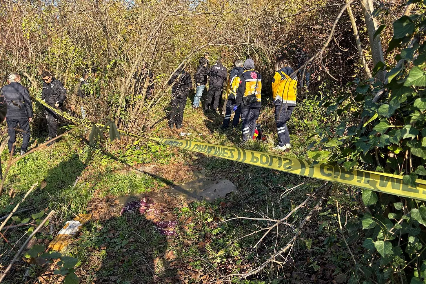 Kız arkadaşı tarafından çalılıkların arasında ölü bulundu