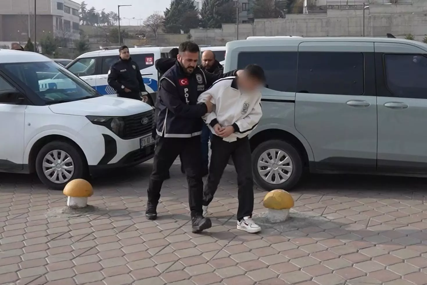 Önce darp sonra gasp Yetmedi çıplak görüntüleri için 100 bin TL istediler