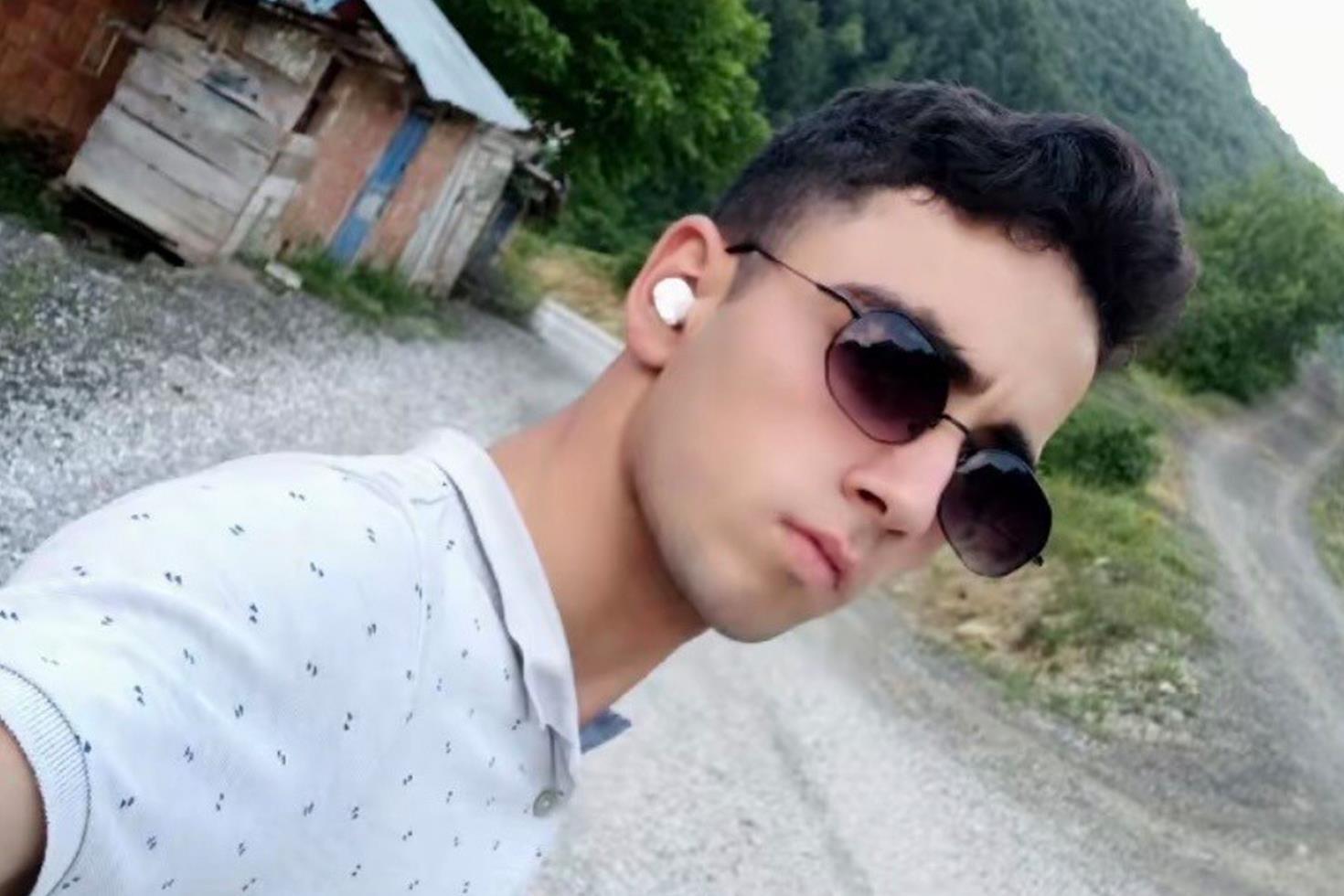 Samsun’da kestiği ağacına altında kalan genç hayatını kaybetti